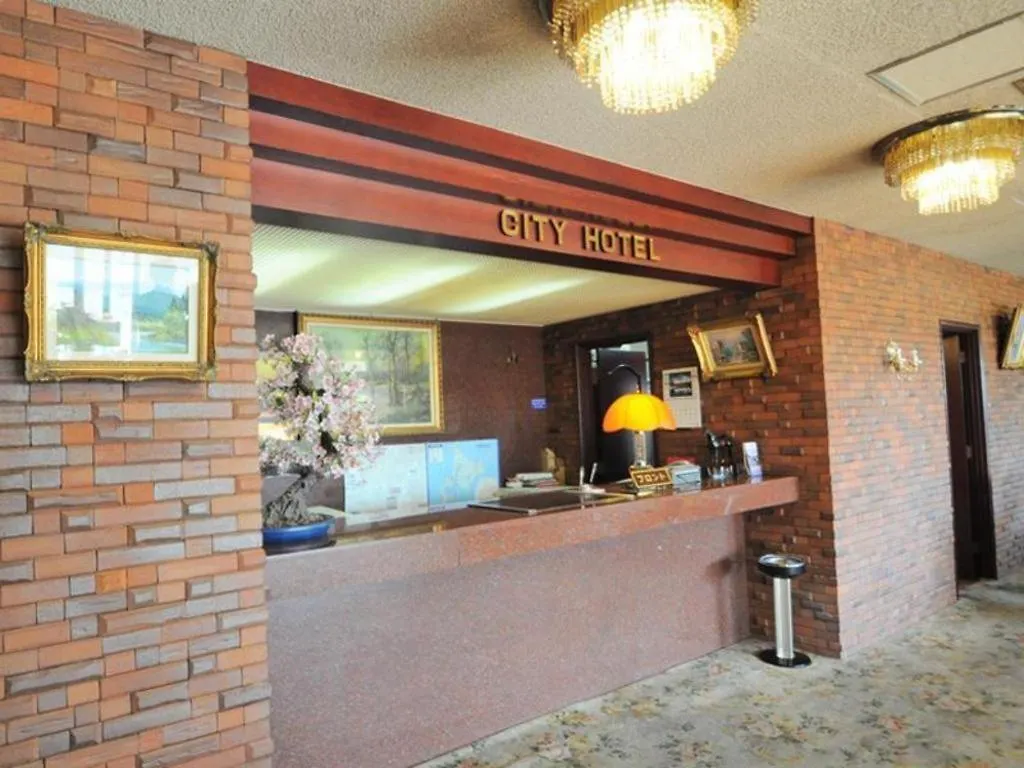 ***  Tomikawa City Hotel Hidaka  Japón